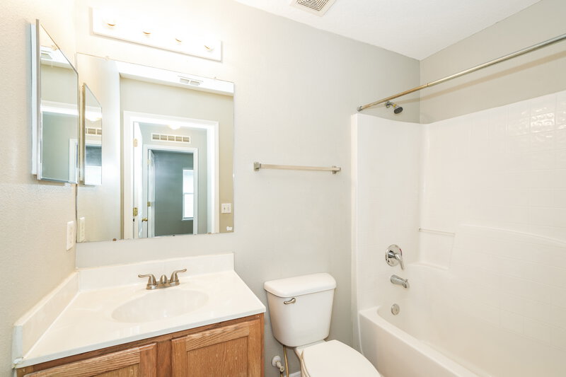 2,150/Mo, 3457 Bellericay Ln Land O Lakes, FL 34638 Bathroom View