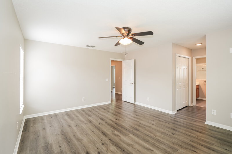 2,190/Mo, 7814 Citrus Blossom Dr Land O' Lakes, FL 34637 Main Bedroom View 2