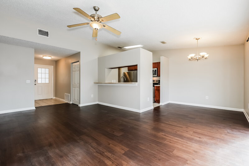 2,000/Mo, 4059 Forecast Dr Brandon, FL 33511 Living Room View