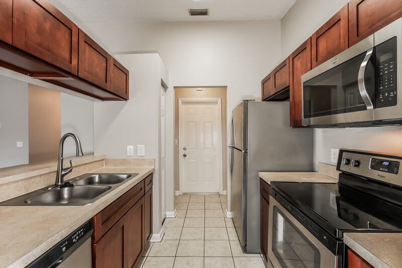 2,000/Mo, 4059 Forecast Dr Brandon, FL 33511 Kitchen View