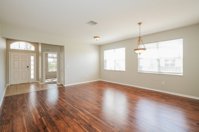 2,305/Mo, 16306 Bridgeglade Ln Lithia, FL 33547 Living Room View 2