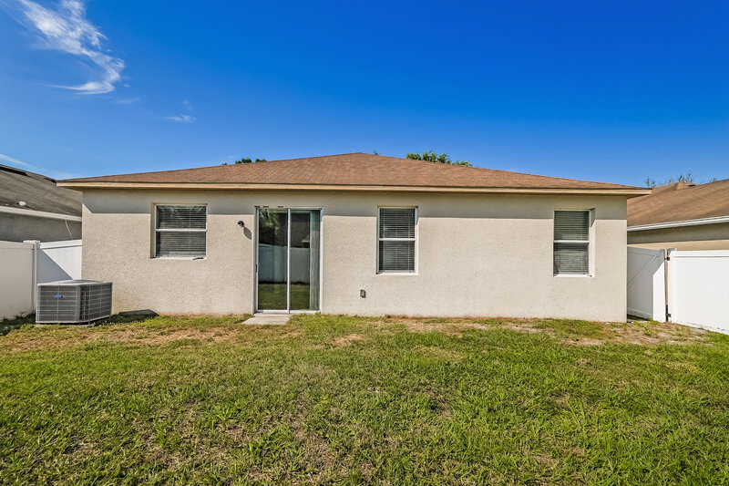 2,245/Mo, 11123 Goldenrod Fern Dr Riverview, FL 33569 Rear View