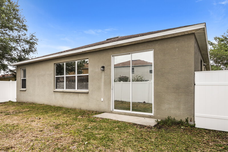 2,210/Mo, 2507 Brownwood Dr Mulberry, FL 33860 Rear View