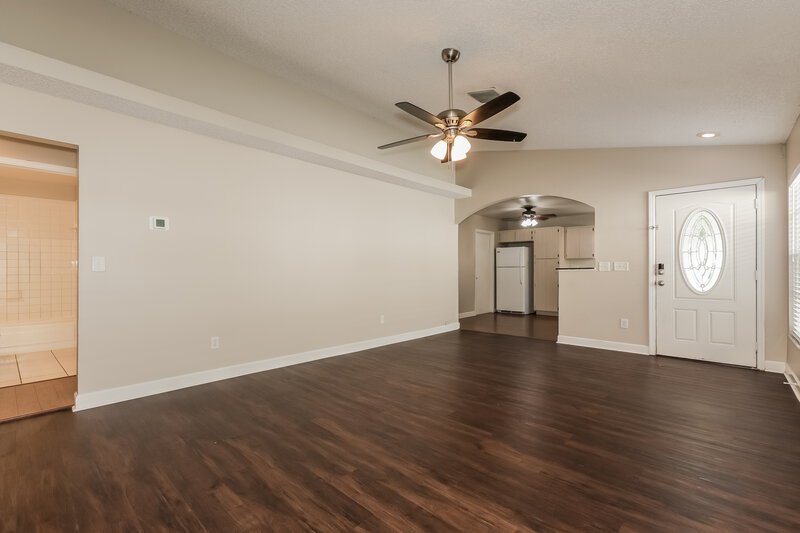2,070/Mo, 1822 Coyote Pl Brandon, FL 33511 Living Room View 2