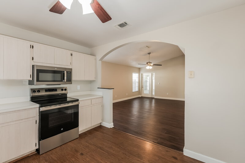 2,070/Mo, 1822 Coyote Pl Brandon, FL 33511 Kitchen View 3