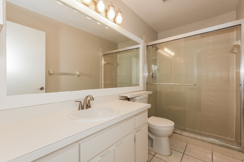 2,070/Mo, 1822 Coyote Pl Brandon, FL 33511 Main Bathroom View