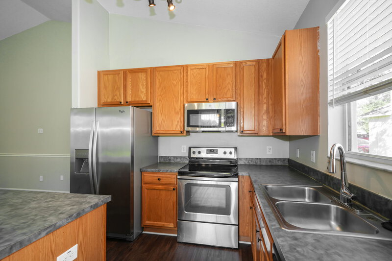 2,030/Mo, 9252 Zincoe Ln Land O' Lakes, FL 34638 Kitchen View 2