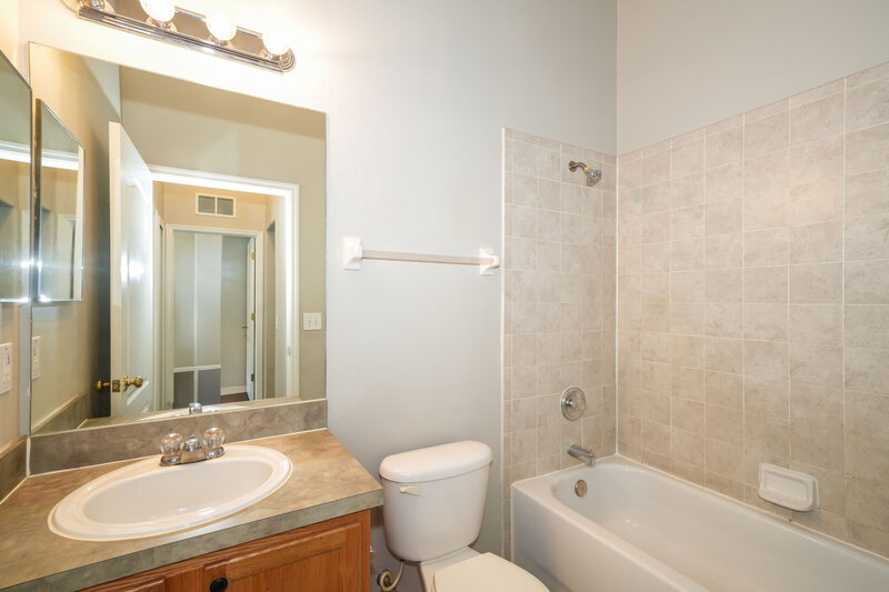 2,030/Mo, 9252 Zincoe Ln Land O' Lakes, FL 34638 Bathroom View