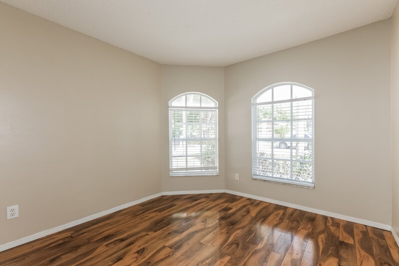 2,180/Mo, 8703 Morrison Oaks Ct Temple Terrace, FL 33637 Office View