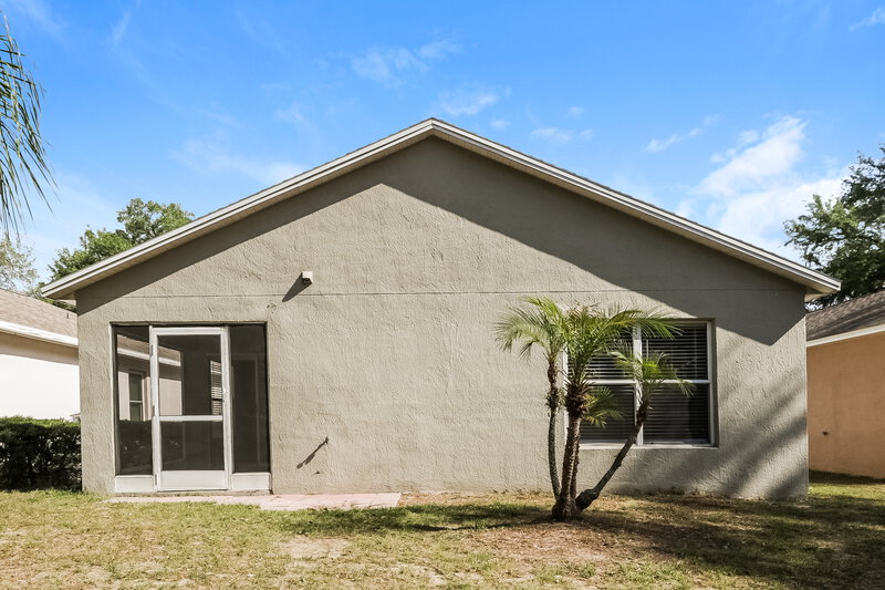 2,180/Mo, 8703 Morrison Oaks Ct Temple Terrace, FL 33637 Rear View 2