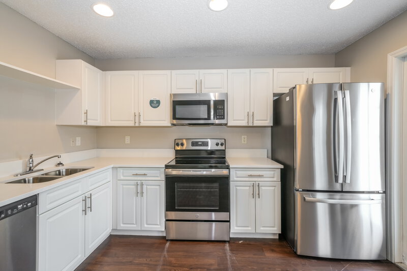 1,935/Mo, 6112 Sand Key Ln Wesley Chapel, FL 33545 Kitchen View