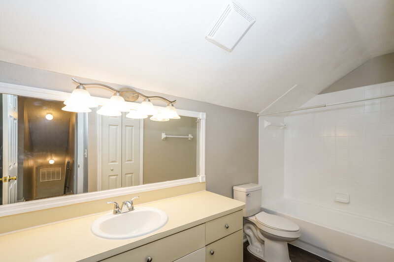 1,935/Mo, 6112 Sand Key Ln Wesley Chapel, FL 33545 Bathroom View