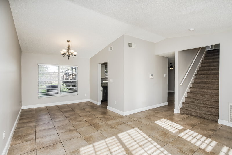 2,265/Mo, 1518 Crossridge Dr Brandon, FL 33510 Living Room View 2