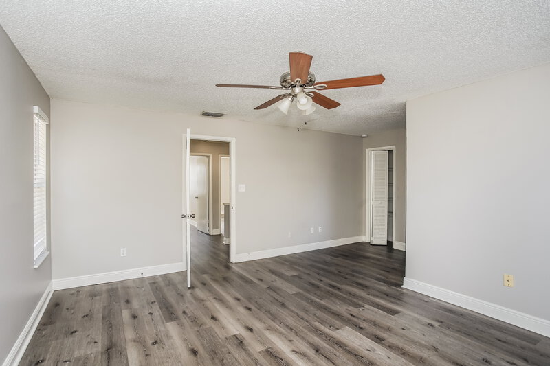 2,265/Mo, 1518 Crossridge Dr Brandon, FL 33510 Main Bedroom View 2