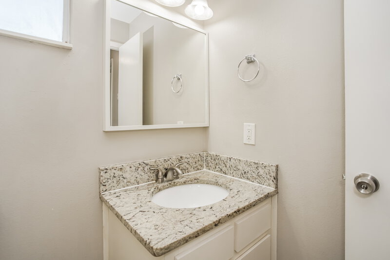 2,265/Mo, 1518 Crossridge Dr Brandon, FL 33510 Bathroom View