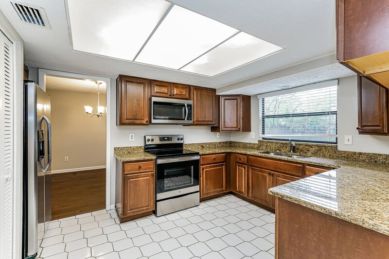 2,755/Mo, 15715 Country Lake Dr Tampa, FL 33624 Kitchen View 2