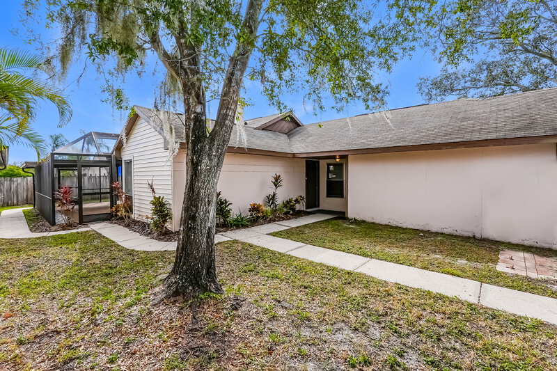 2,225/Mo, 6903 Silvermill Dr Tampa, FL 33635 Front View