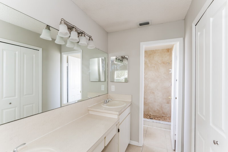1,970/Mo, 1846 Twisting Ln Wesley Chapel, FL 33543 Main Bathroom View