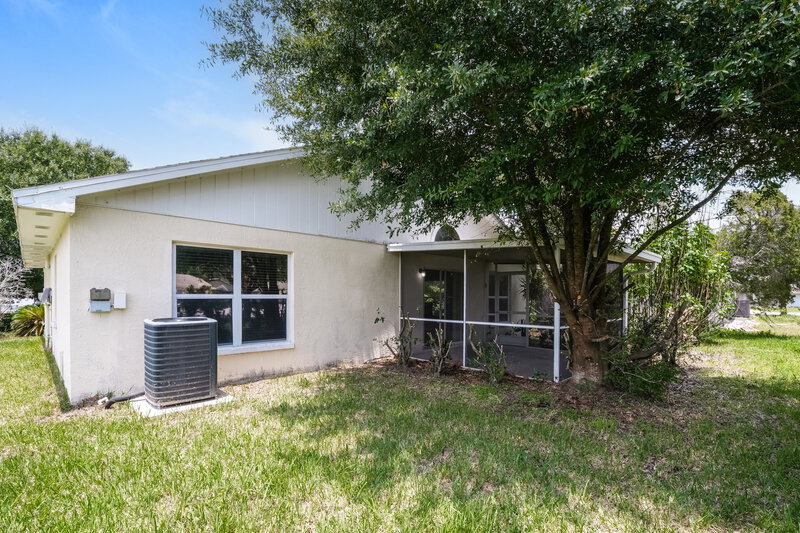 2,000/Mo, 1846 Twisting Ln Wesley Chapel, FL 33543 Rear View