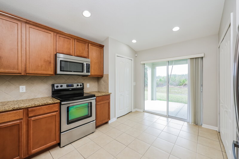 2,025/Mo, 12413 Field Point Way Spring Hill, FL 34610 Kitchen View