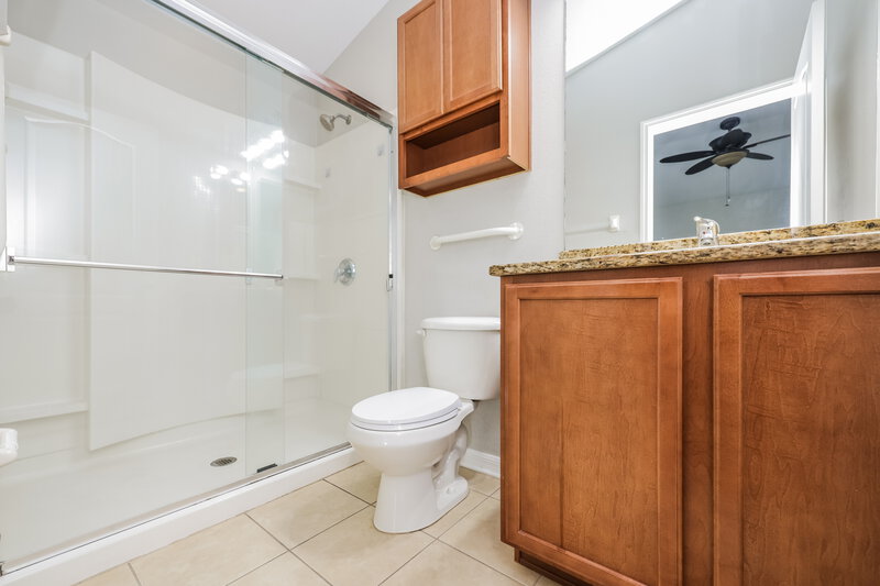 2,025/Mo, 12413 Field Point Way Spring Hill, FL 34610 Main Bathroom View
