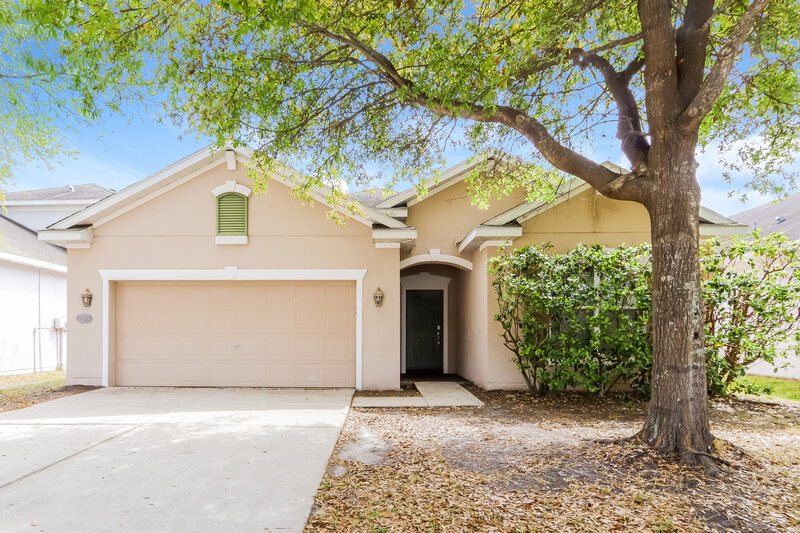 4,050/Mo, 7935 Camden Woods Dr Tampa, FL 33619 External View