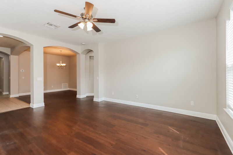 4,050/Mo, 7935 Camden Woods Dr Tampa, FL 33619 Living Room View