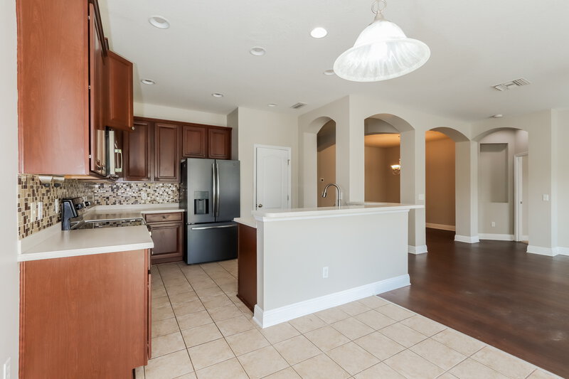 4,050/Mo, 7935 Camden Woods Dr Tampa, FL 33619 Kitchen View
