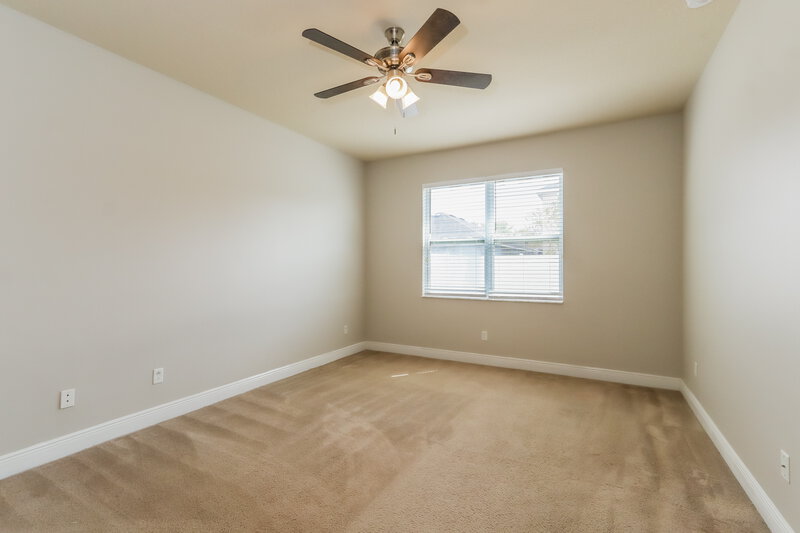 4,050/Mo, 7935 Camden Woods Dr Tampa, FL 33619 Main Bedroom View