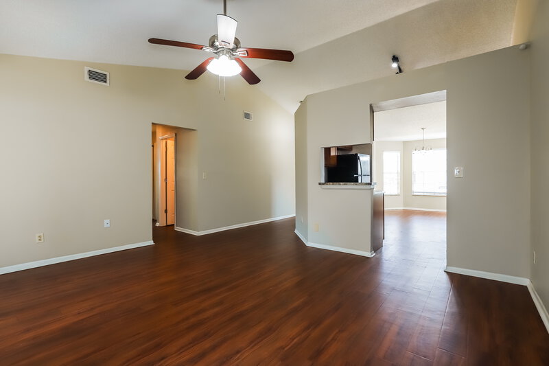 2,010/Mo, 1757 Tarah Trace Dr Brandon, FL 33510 Living Room View 2