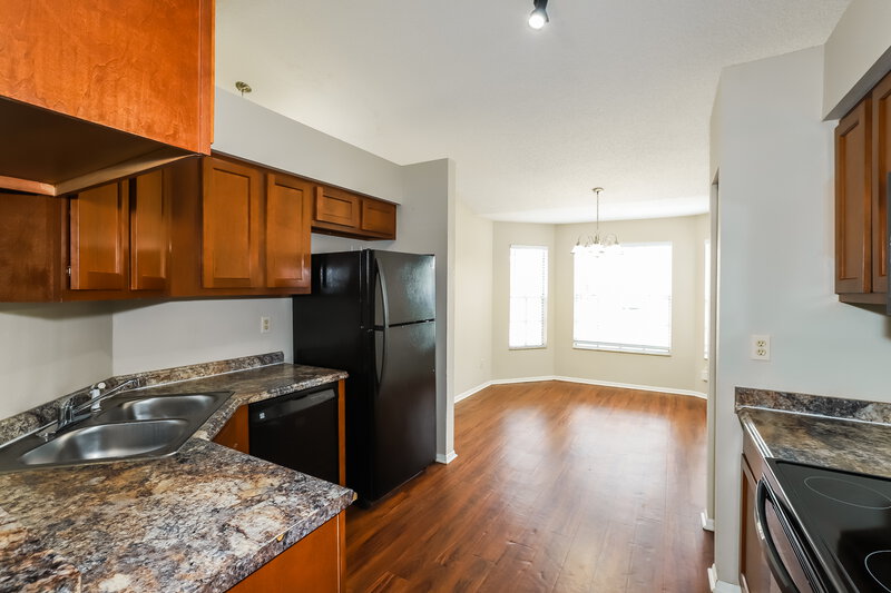 2,010/Mo, 1757 Tarah Trace Dr Brandon, FL 33510 Kitchen View
