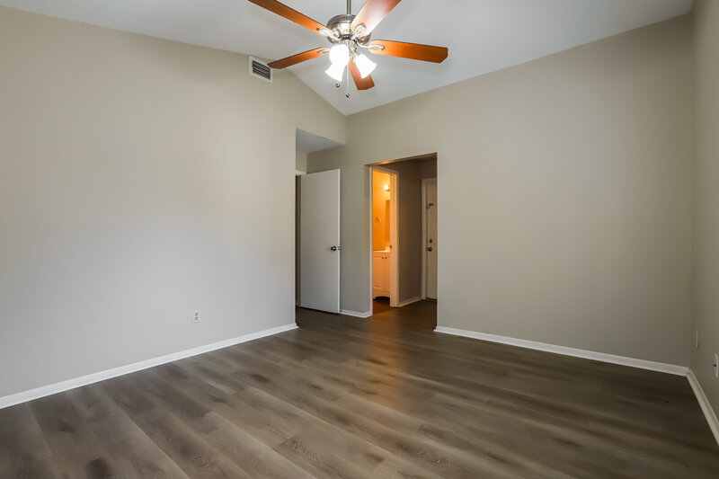 2,010/Mo, 1757 Tarah Trace Dr Brandon, FL 33510 Main Bedroom View 2
