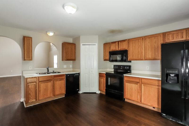 3,860/Mo, 13808 Gentle Woods Ave Riverview, FL 33569 Kitchen View
