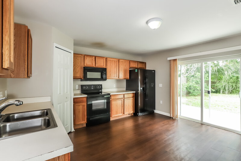 3,860/Mo, 13808 Gentle Woods Ave Riverview, FL 33569 Kitchen View 2