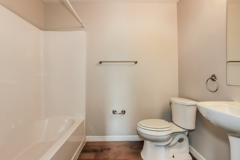 3,860/Mo, 13808 Gentle Woods Ave Riverview, FL 33569 Bathroom View 2