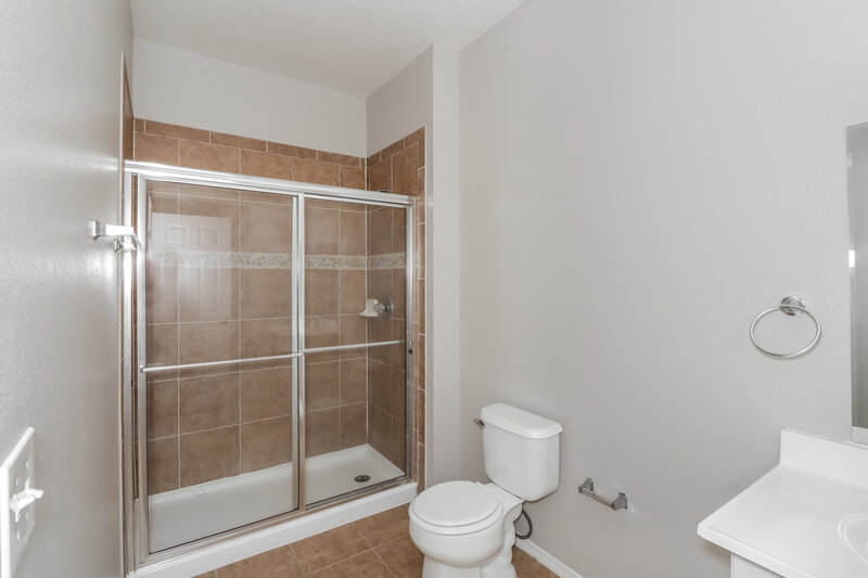 1,930/Mo, 4064 Festival Pointe Blvd Mulberry, FL 33860 Main Bathroom View