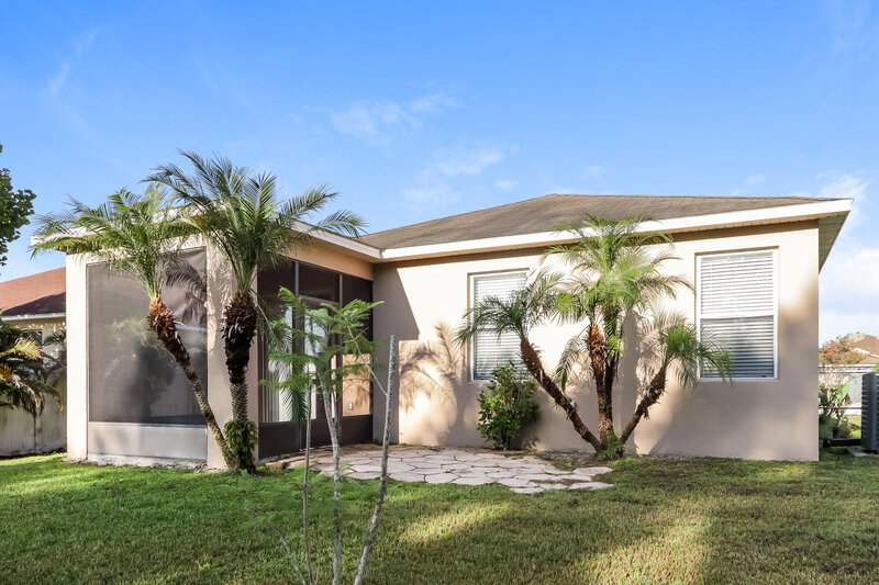 1,930/Mo, 4064 Festival Pointe Blvd Mulberry, FL 33860 Rear View