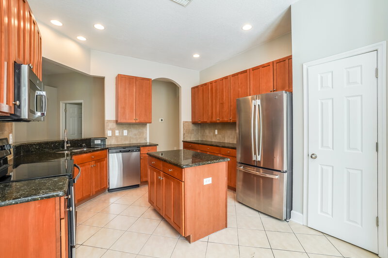 3,015/Mo, 8431 Lagerfeld Dr Land O' Lakes, FL 34637 Kitchen View