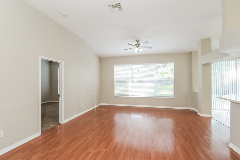 2,360/Mo, 19268 Wood Sage Dr Tampa, FL 33647 Living Room View