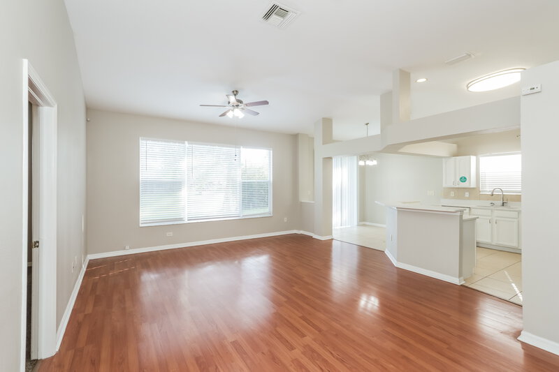 2,360/Mo, 19268 Wood Sage Dr Tampa, FL 33647 Living Room View 2