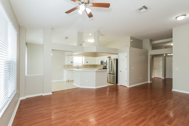 2,360/Mo, 19268 Wood Sage Dr Tampa, FL 33647 Living Room View 3