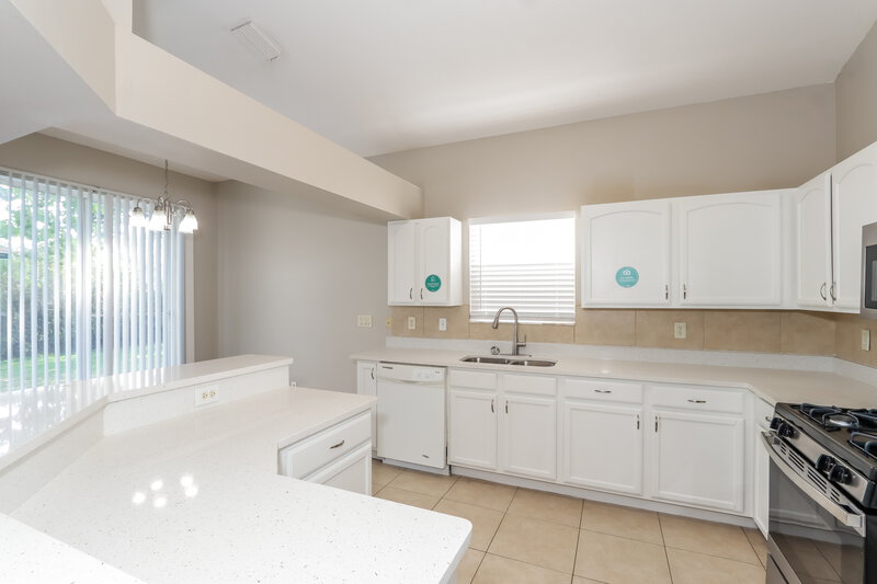 2,360/Mo, 19268 Wood Sage Dr Tampa, FL 33647 Kitchen View
