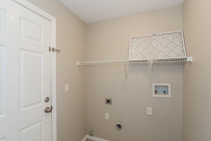 2,360/Mo, 19268 Wood Sage Dr Tampa, FL 33647 Laundry Room View