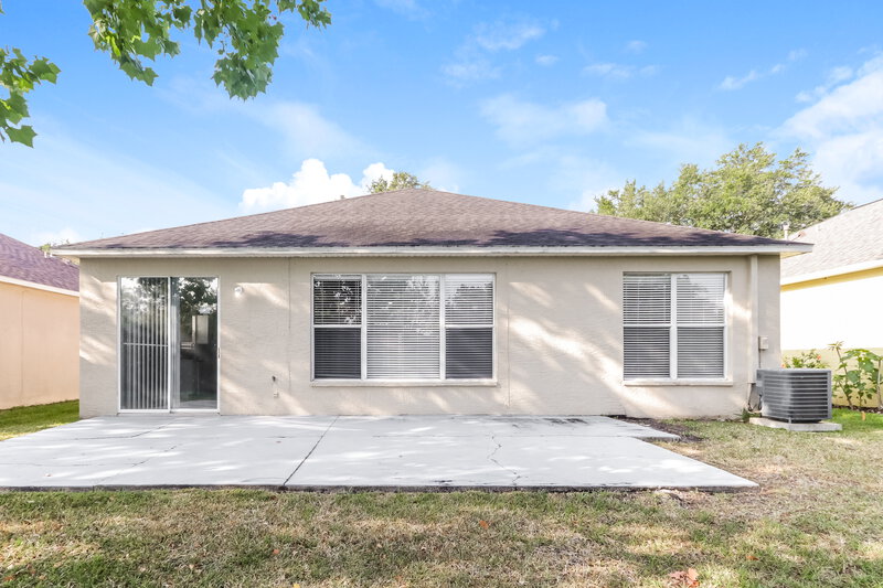2,360/Mo, 19268 Wood Sage Dr Tampa, FL 33647 Rear View