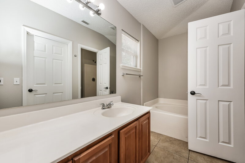 1,930/Mo, 12930 Kings Lake Dr Gibsonton, FL 33534 Misc View 9