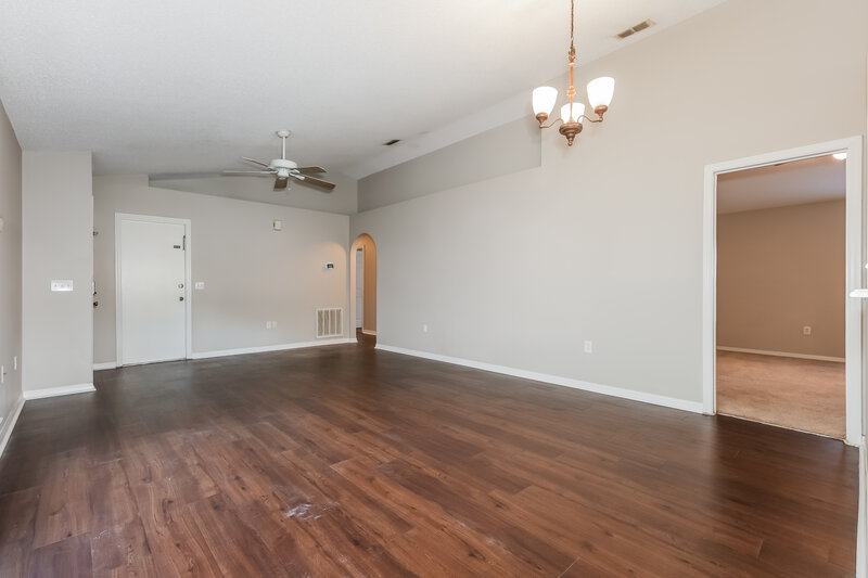 2,100/Mo, 5919 Lake Front Dr Wesley Chapel, FL 33545 Living Room View 2
