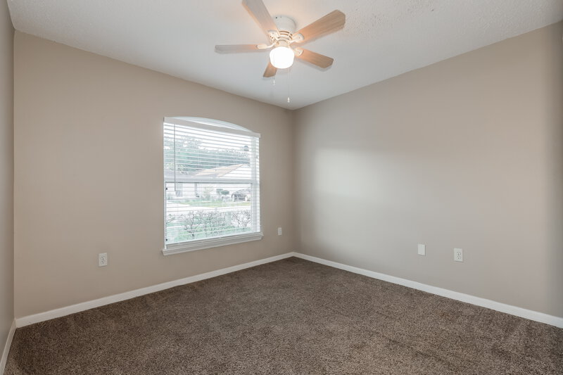 2,100/Mo, 5919 Lake Front Dr Wesley Chapel, FL 33545 Bedroom View