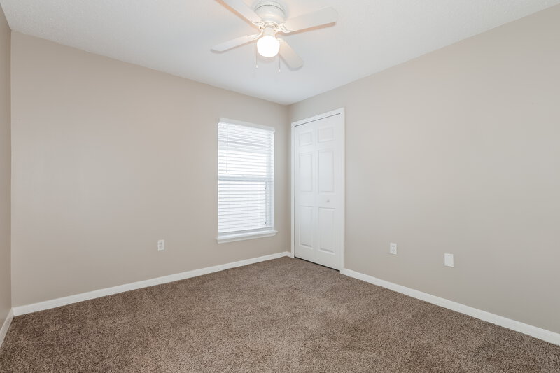 2,100/Mo, 5919 Lake Front Dr Wesley Chapel, FL 33545 Bedroom View 2