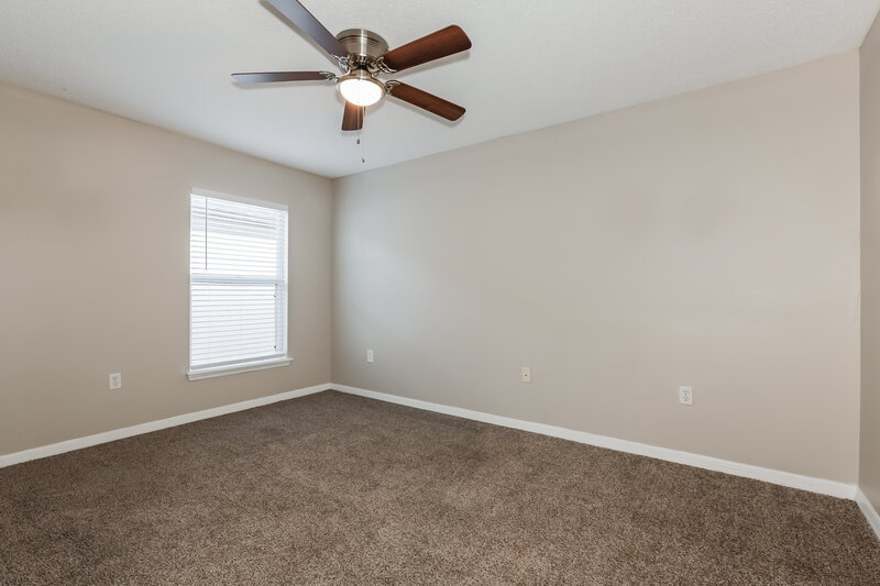 2,100/Mo, 5919 Lake Front Dr Wesley Chapel, FL 33545 Bedroom View 3