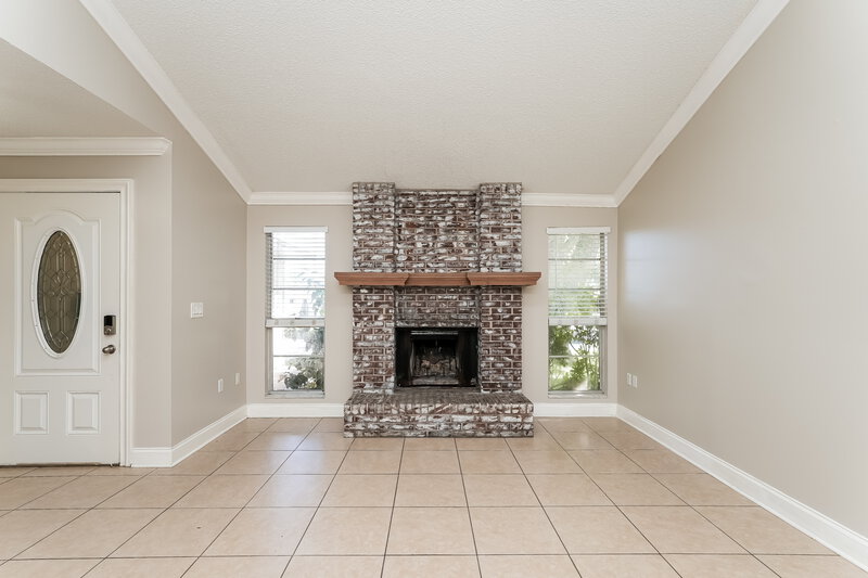 1,760/Mo, 5618 El Dorado Ave Lakeland, FL 33809 Living Room View 2